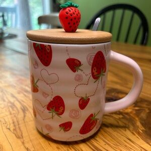16oz Cute Strawberry Mug w/ lid and spoon